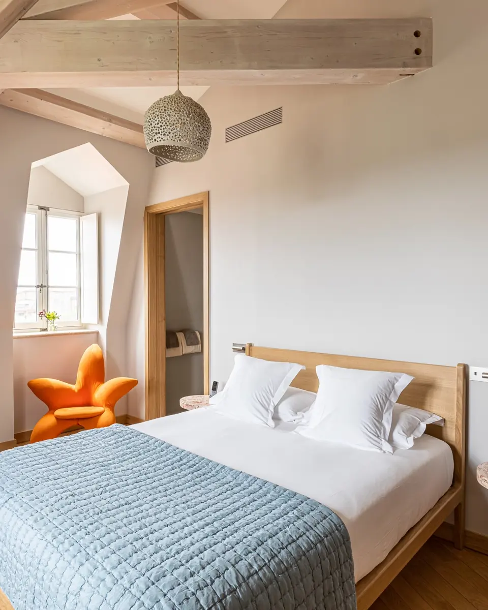 Room at Hôtel du Parc with a large window